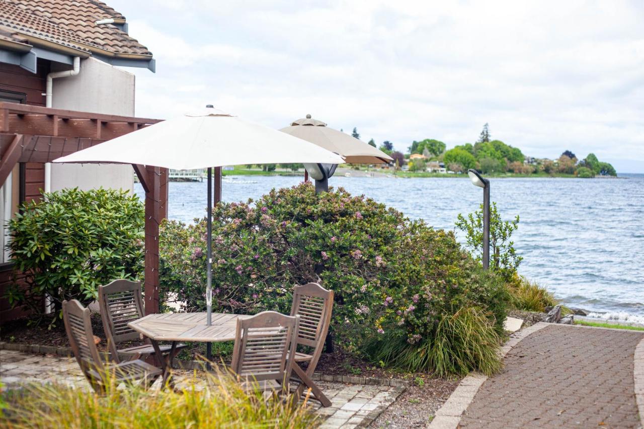 تاوبو Cascades Lakefront Motel المظهر الخارجي الصورة View of the lake